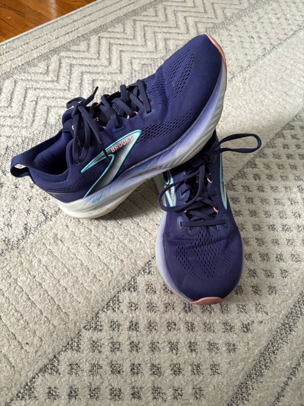 Women’s Brooks Glycerin Running Shoes Size 9 Blue